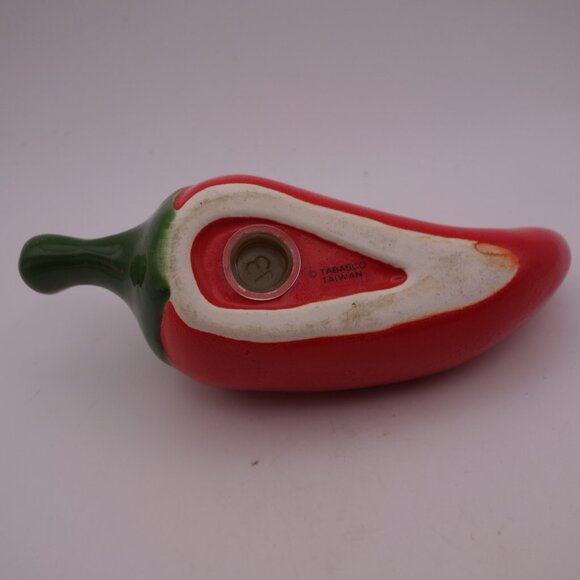 Tabasco Taiwan Ceramic Chili Pepper-Shaped Salt Shaker - Picture 4 of 11